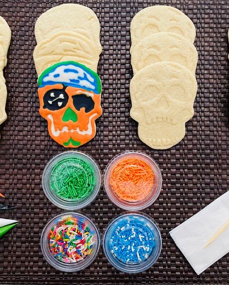 Halloween DIY Skull Cookie Decorating Kit