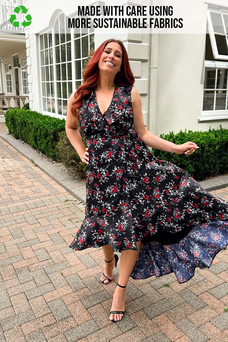 Stacey Solomon stuns in a Lorna Luxe for In The Style dress as she