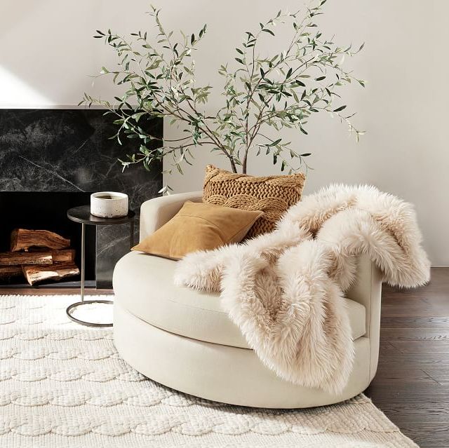 8 Best Faux Fur Blankets 2023 — Soft and Cozy Fur Dupe Throws