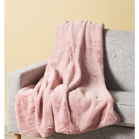Pink Faux Fur Blanket Queen Size, Luxury Modern Blush Big Fur Blanket,  Oversized Super Warm, Fuzzy, Elegant, Fluffy Thick Heavy Decoration Blanket