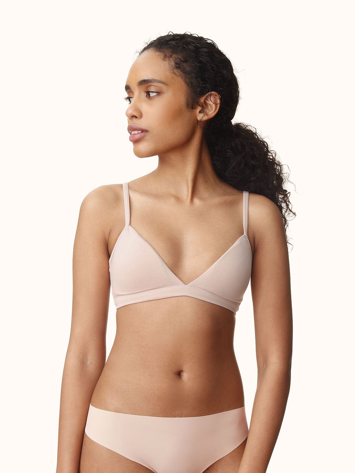 Bra for small deals chest