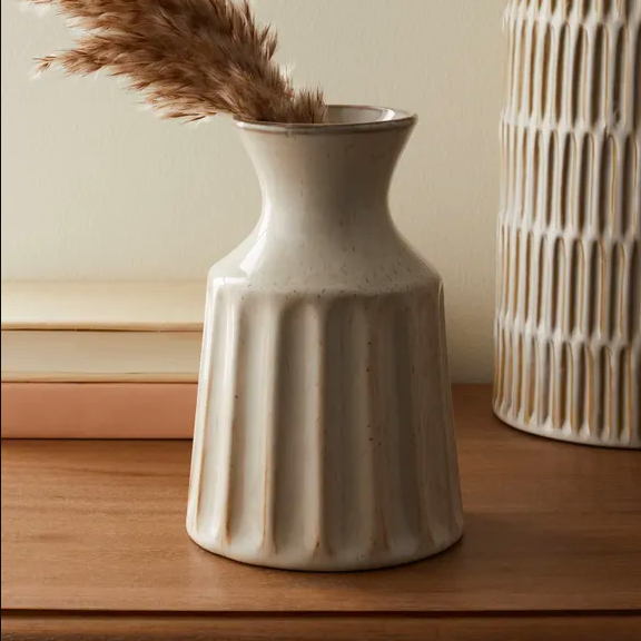 Concave Vase Cream
