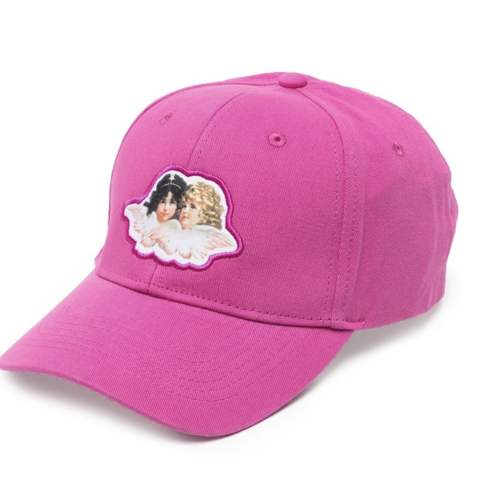 棒球帽推薦：Fiorucci桃粉色徽章裝飾棒球帽