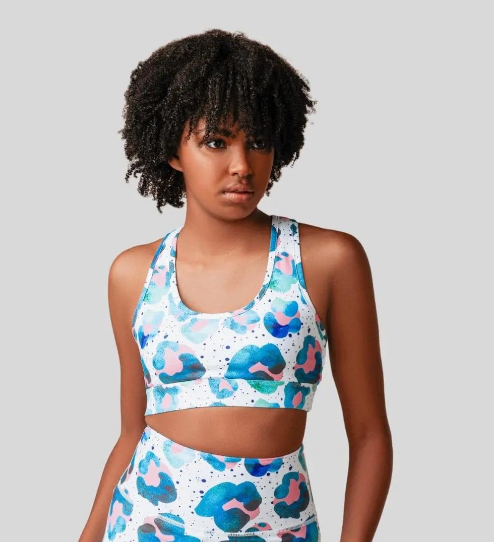 So here for a sports bra that is pretty, supportive and evens out