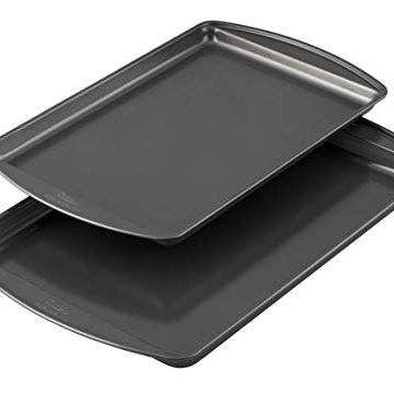 Wilton 9 x 13-inch Baking Pan with Lid; Heat-Resistant Non-Stick