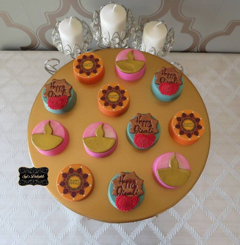 Diwali Chocolate-Covered Oreo Cookies