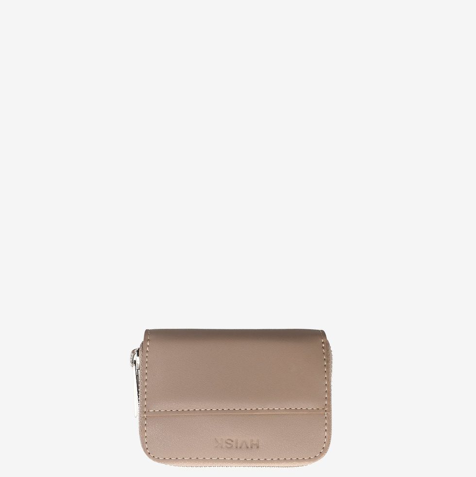 40 Best Wallets for Women to Shop Now