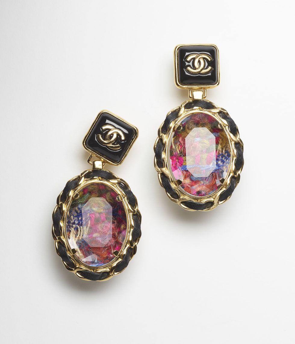 2022 Chanel飾品推薦：Chanel金屬斜紋軟呢橢圓造型皮穿鍊墜式耳環