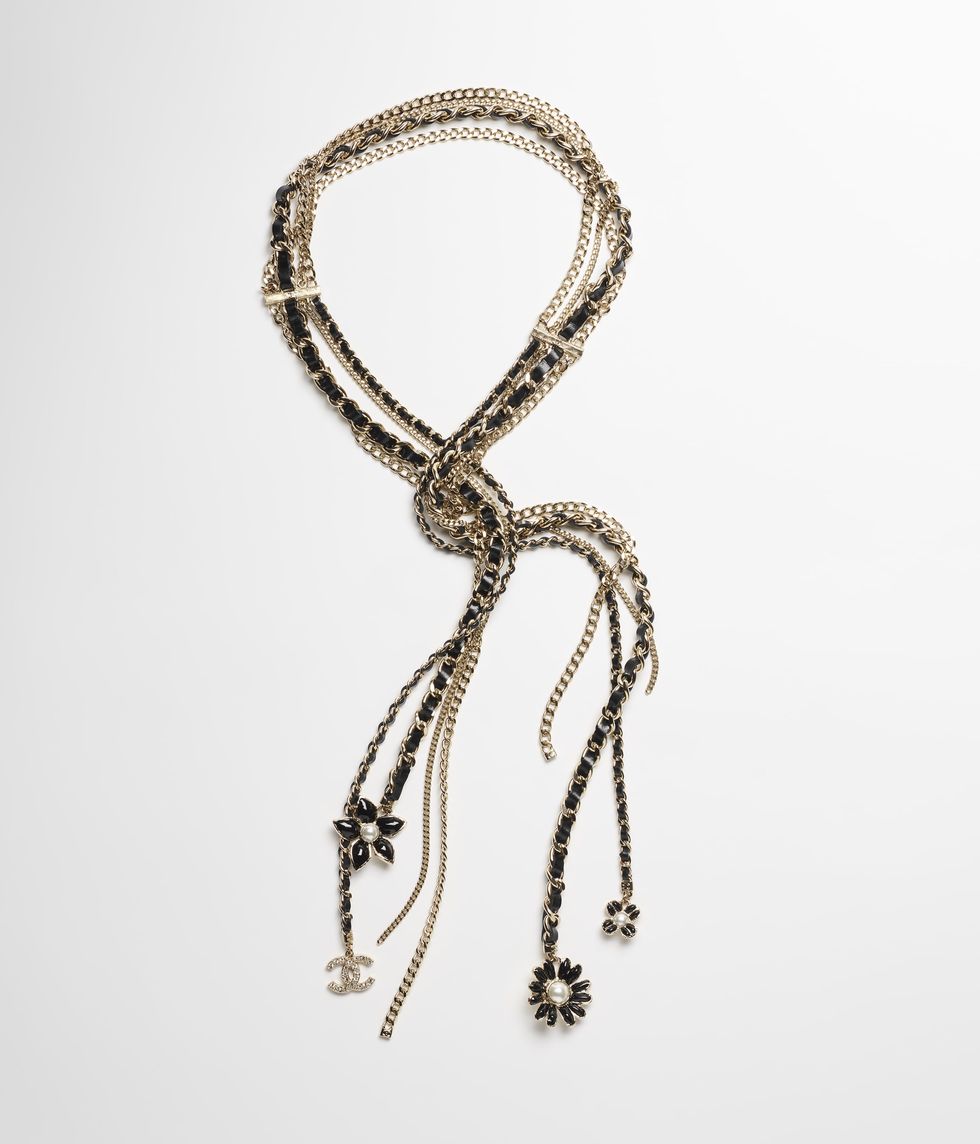 2022 Chanel飾品推薦：Chanel金屬皮穿鍊造型多層次項鍊飾以花卉吊飾