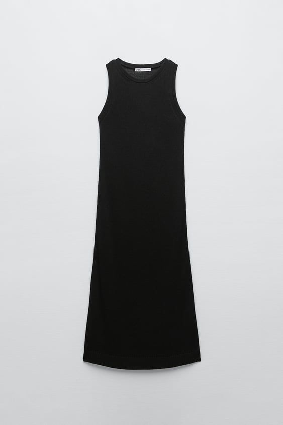 Zara versiona su vestido negro halter de efecto tipazo