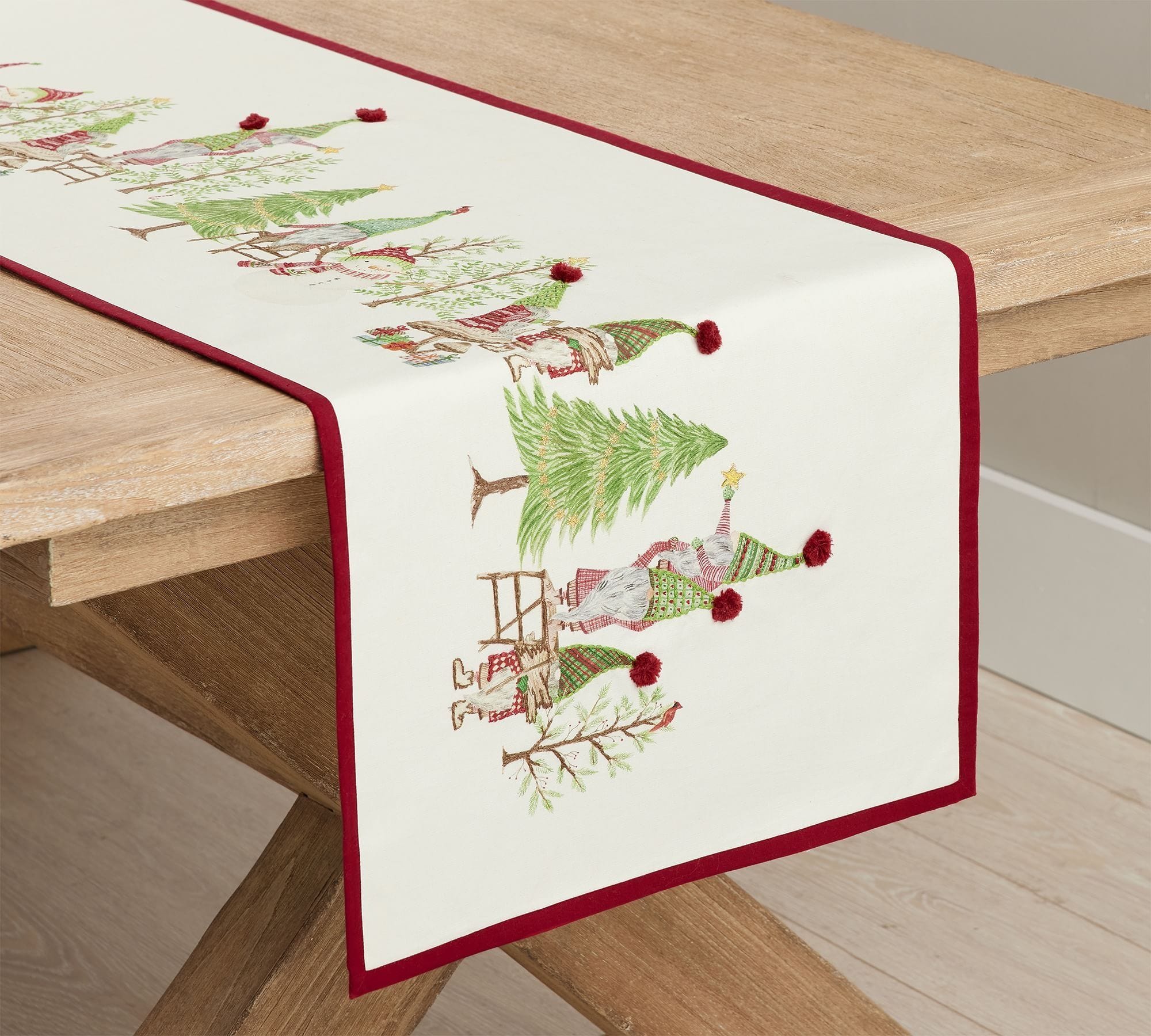 20 Best Christmas Table Runners 2023