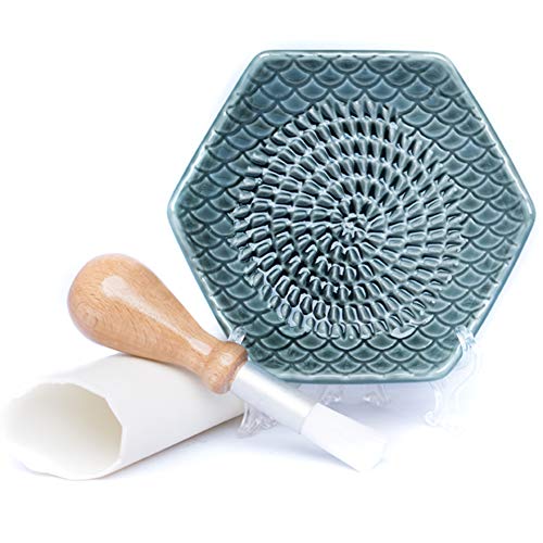 The Grate Plate 3-Piece Handmade Ceramic Garlic Grater Set
