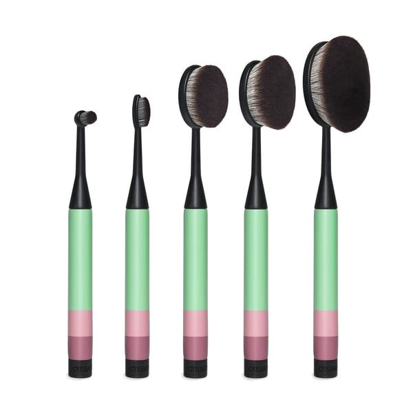 The Best 7 Makeup Brushes for Smaller Eyes (Great for South East