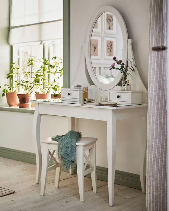 Mesa tocador madera, espejo y ratan
