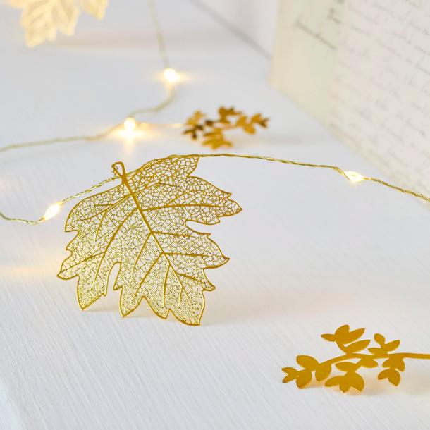 15 Gold Christmas Decorations For Extra Sparkle