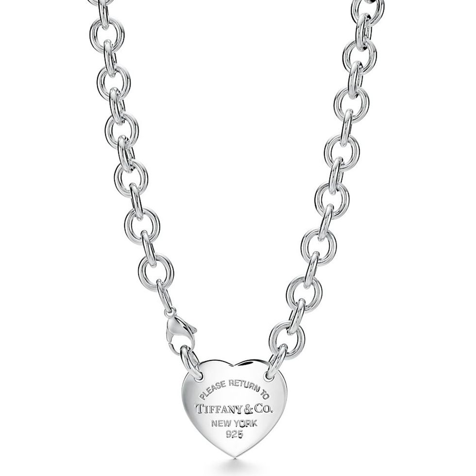 celebrity wearing tiffany heart necklace