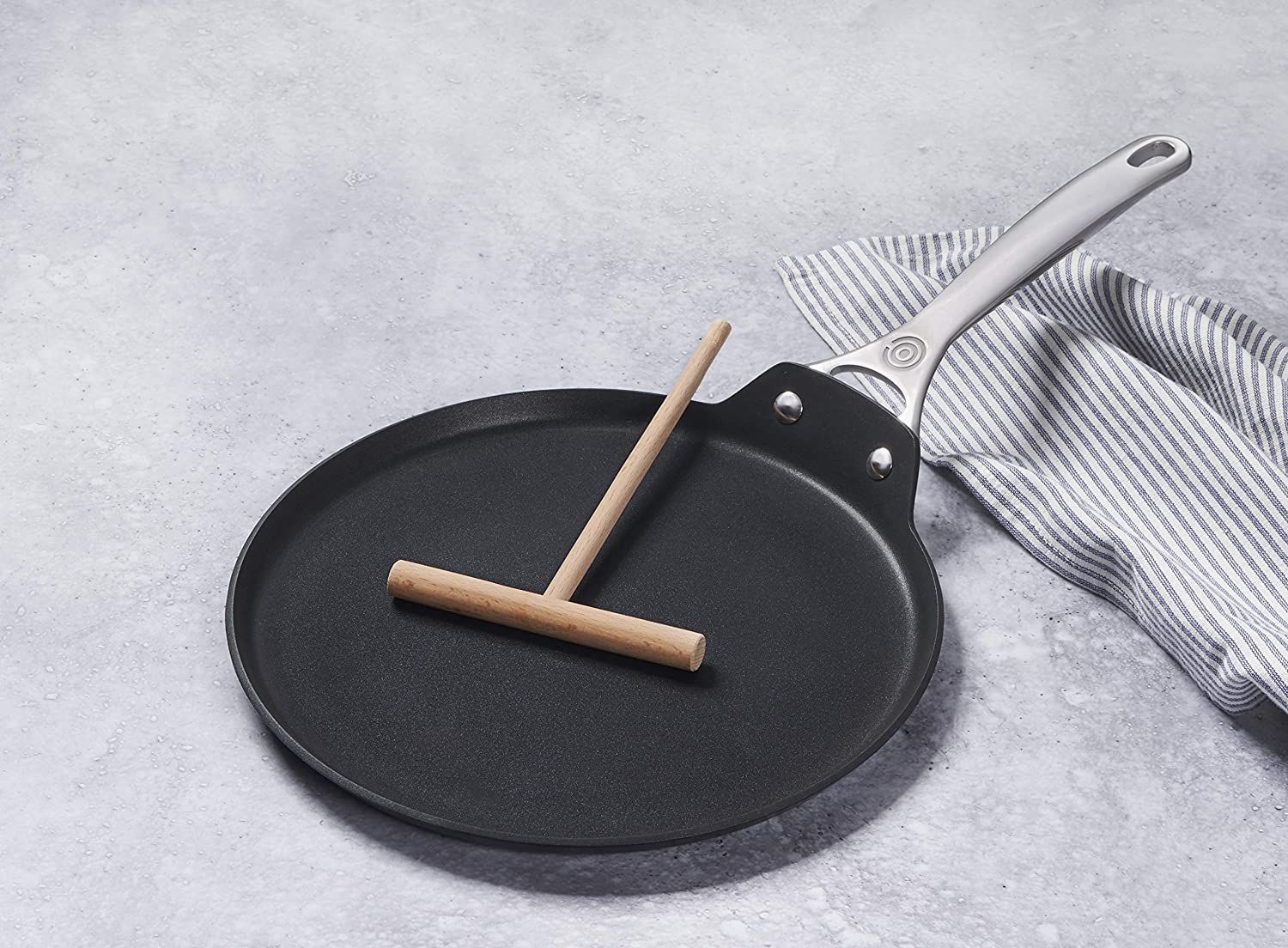 Toughened Nonstick PRO Crepe Pan with Rateau