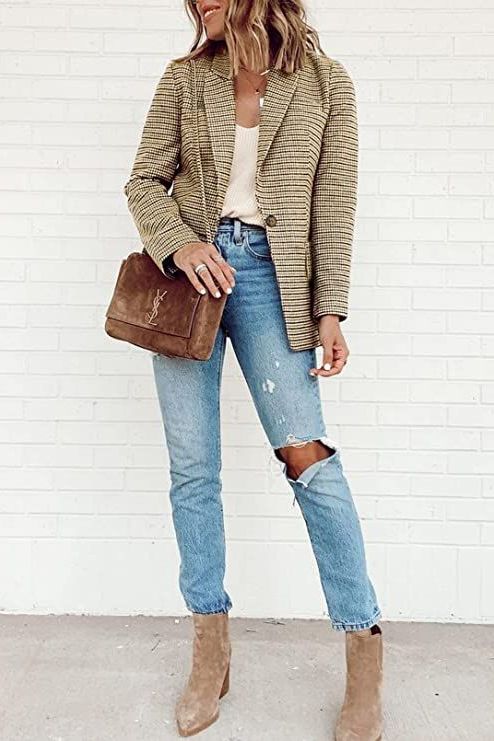 Suzanne Special Events - This is a cute cozy outfit idea for Thanksgiving  day. Ladies, are you dressing casual or doing a fancy look on Thanksgiving  day? #SSE #outfits #trendy #vintage #OOTD #