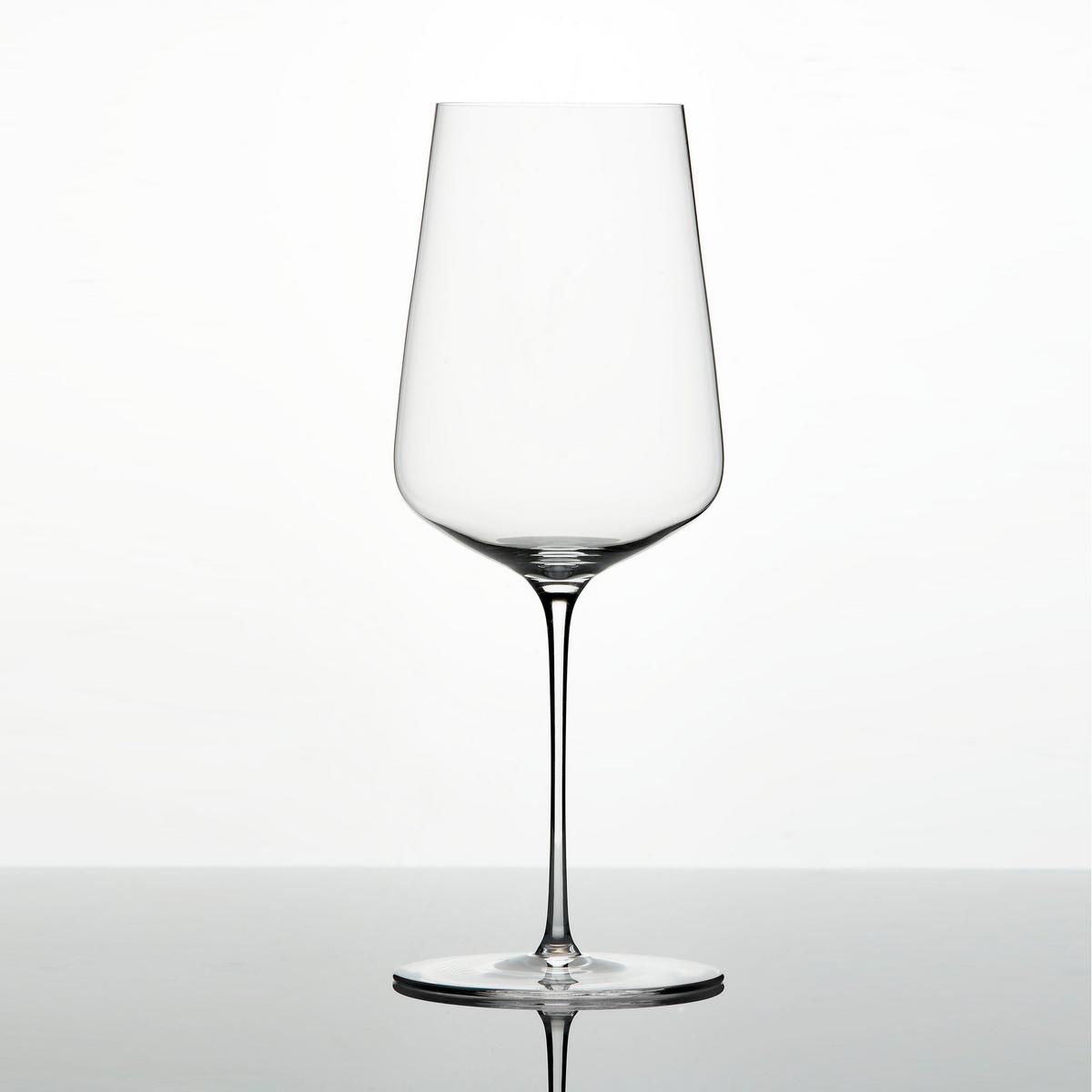 We Tested 14 Universal Wine Glasses—Here Are Our Favorites