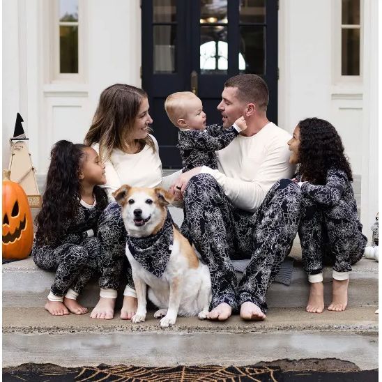 Family matching best sale pajamas halloween