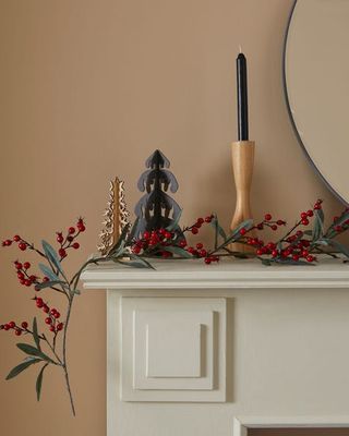 5ft Berry and Leaves Garland