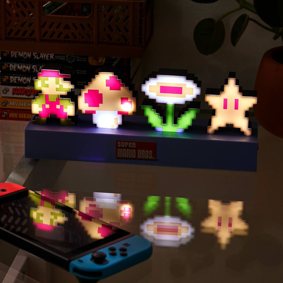 Super Mario Icon Table Lamp