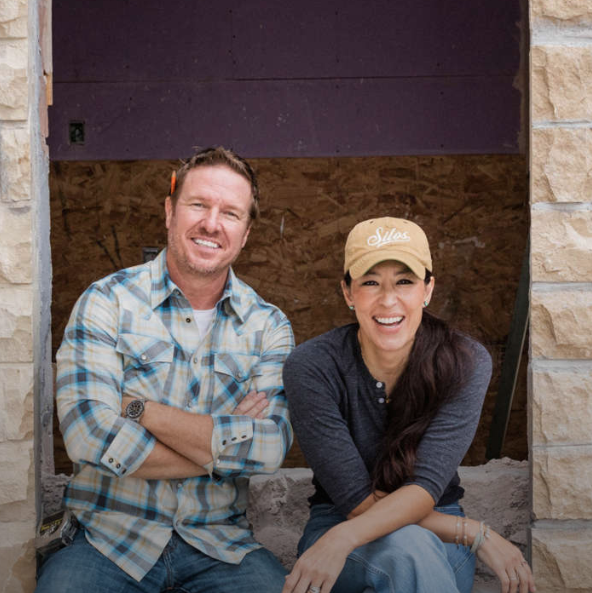 How to Watch and Stream 'Fixer Upper: The Castle' from Chip and Joanna ...