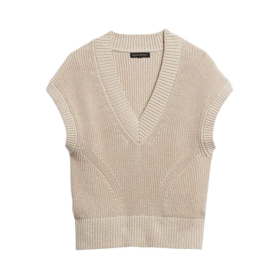 13 Chic Sweater Vest Outfits to Inspire You This Fall — Best Sweater ...