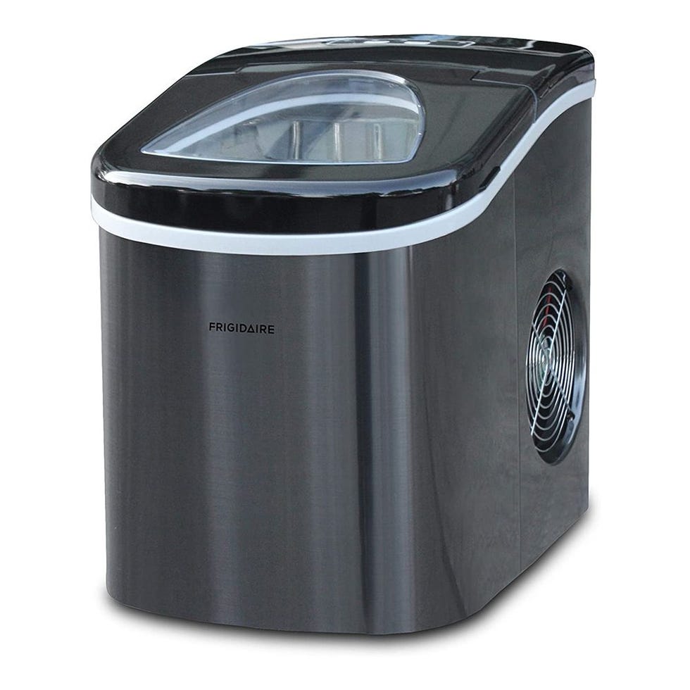 This Best-Selling Countertop Ice Maker Is on Sale for $76 at