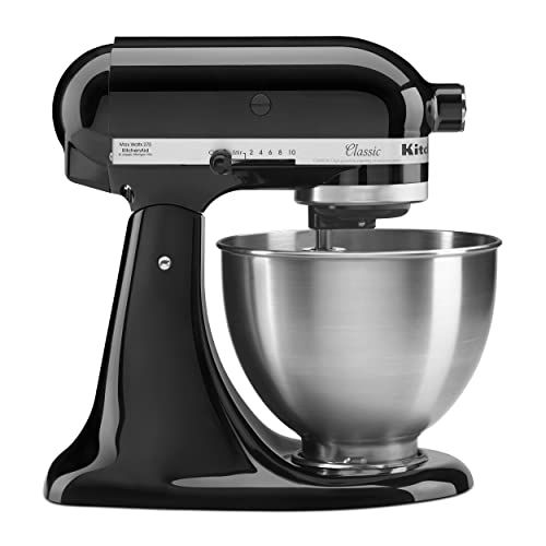 Classic Series Stand Mixer (4.5-quart)