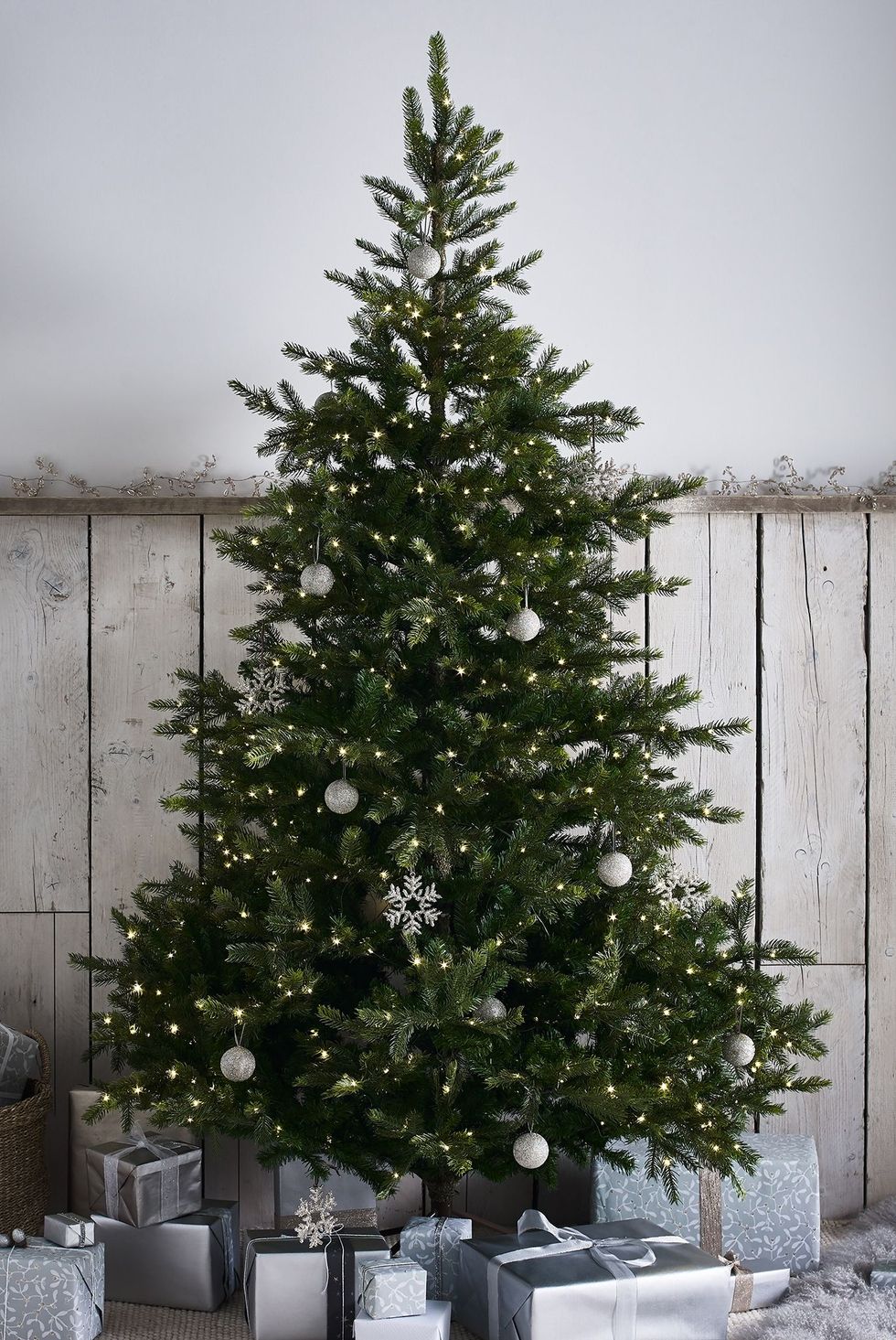 prelit grand spruce christmas tree – 75ft