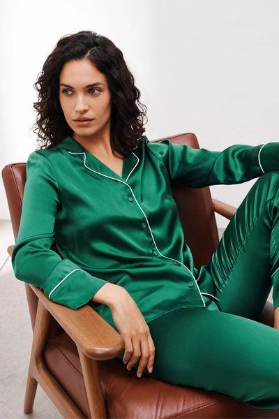 Ontembare heilig Onafhankelijkheid Silk pyjamas UK: Best silk pyjamas to shop now