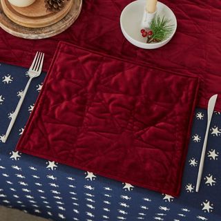 Merlot Festive Star Quilted Placemat, Set of 2
