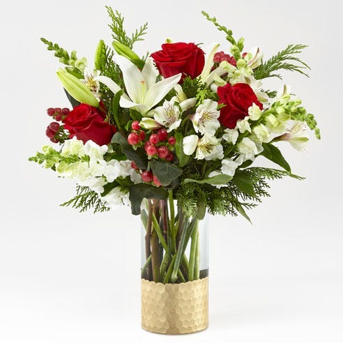 13 Best Christmas Floral Arrangements 2022