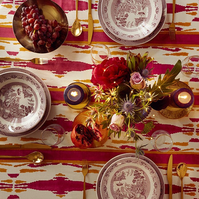 28 Thanksgiving Tablecloths for a Stunning Holiday Spread