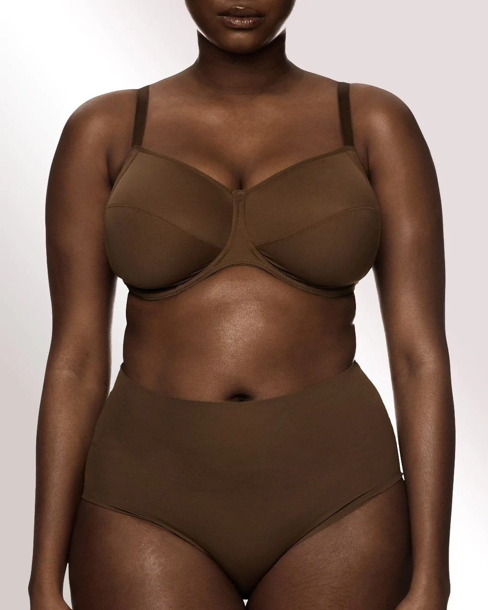 Minimizing Bras: Finding Comfort in Reducing Bust Projection, by Hsia  Lingerie