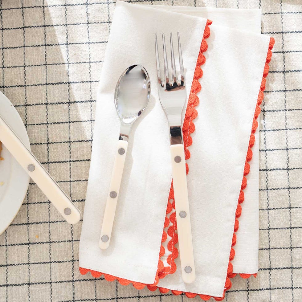 Scallop Trim Napkin Set
