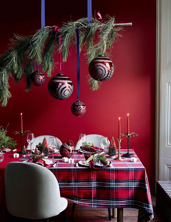 disposable xmas tablecloths