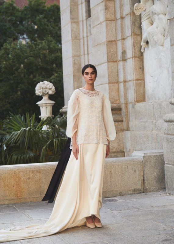 Vestidos de novia sencillos los 100 modelos más bonitos y elegantes de  2023