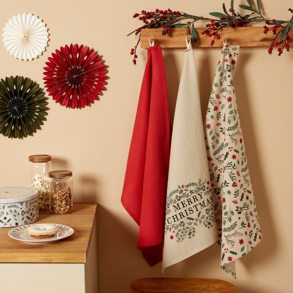 Set of 3 Holly and Berry Tea Towels