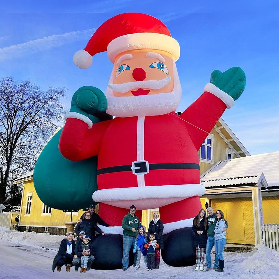 26-Foot Santa Claus Inflatable