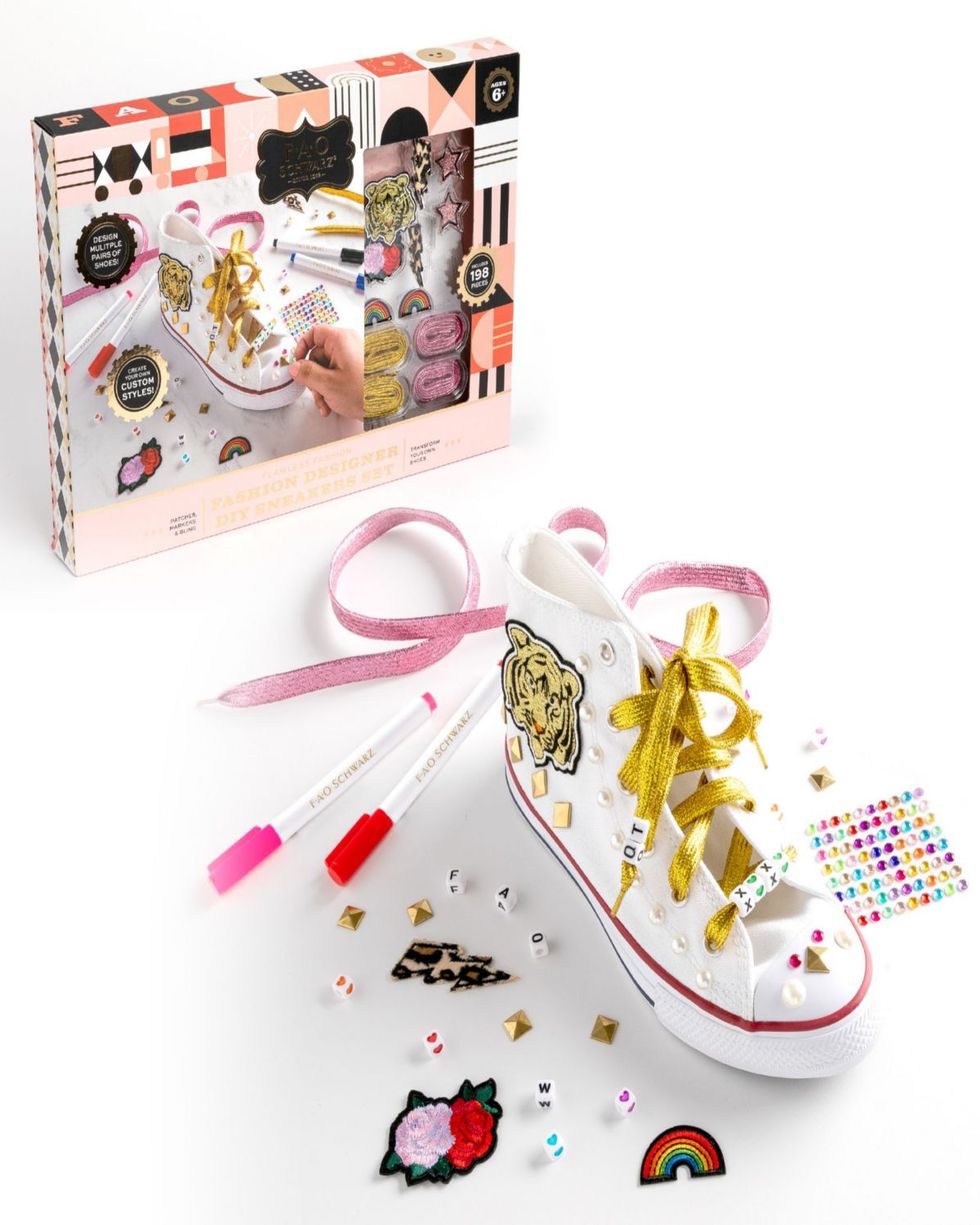 Fashion Designer Custom Shoe Decorating Sneaker Set