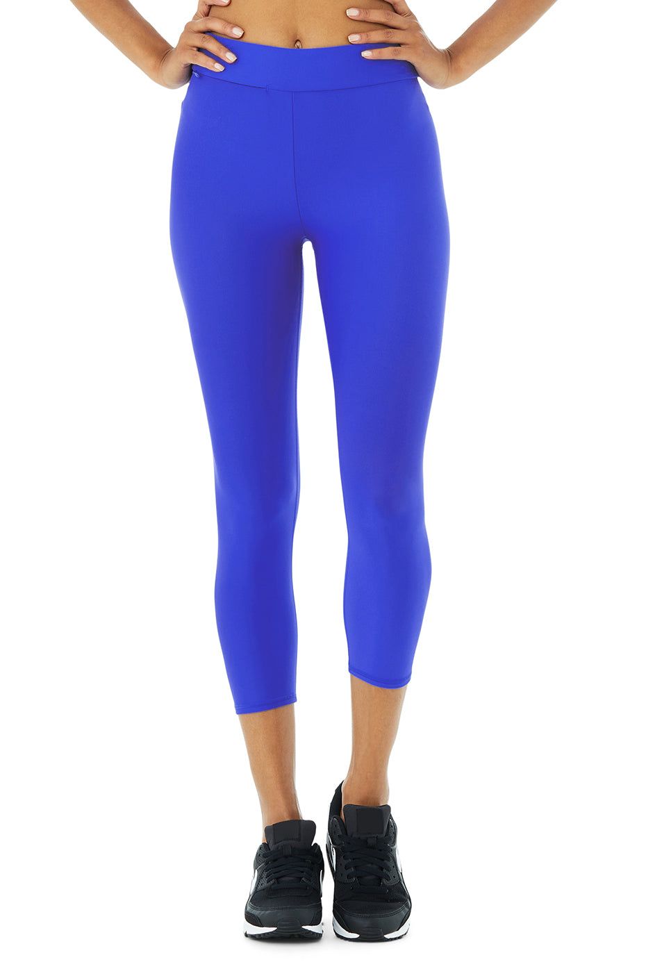 Iconic 90's Capri Alosoft® high-rise leggings in blue - Alo Yoga