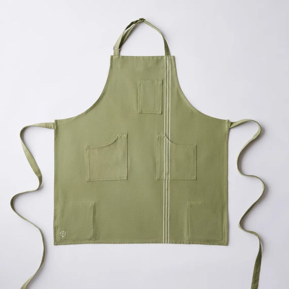 Ultimate Apron with Built-In Pot Holders