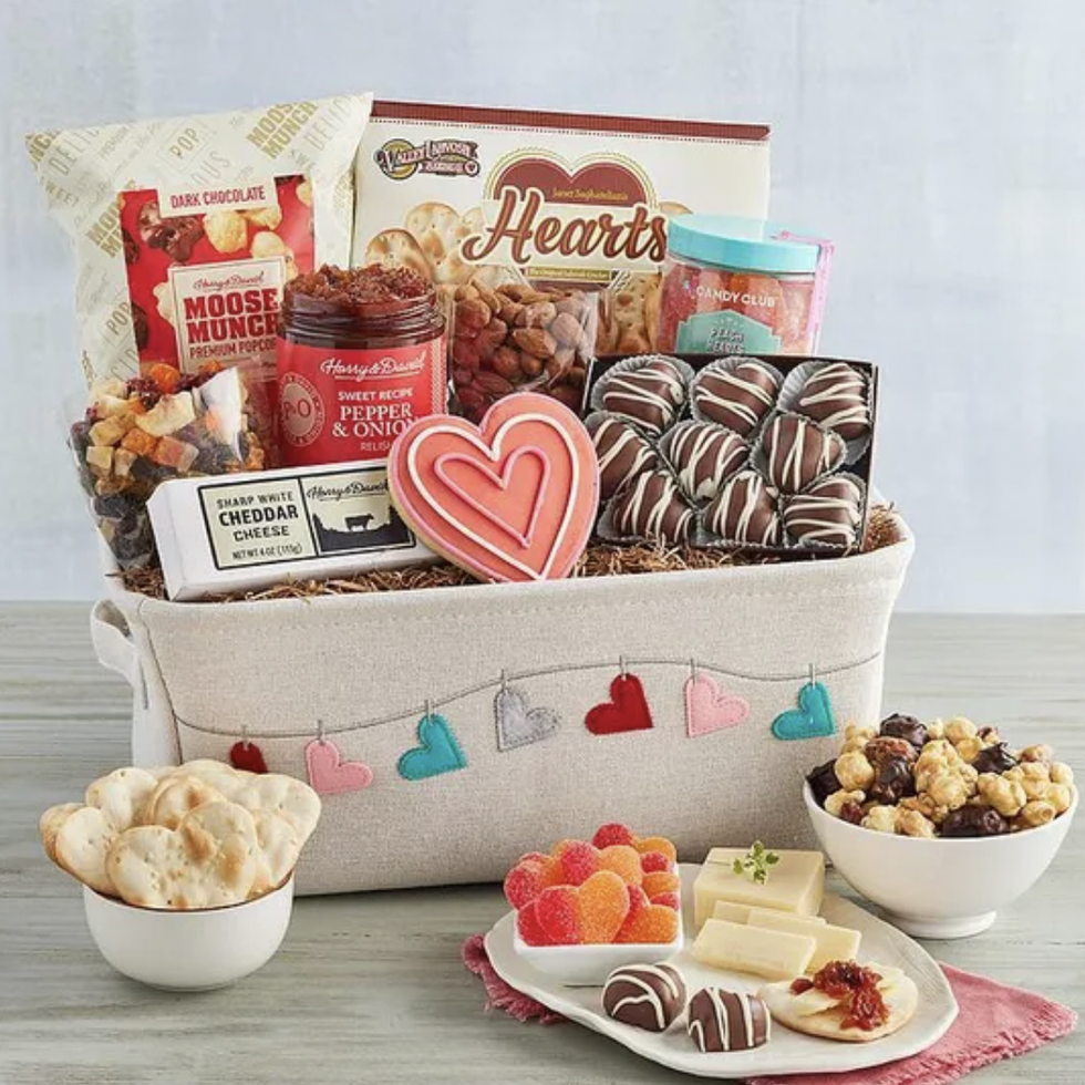 Candy Bouquet-valentines Basket-valentines Gift-simple Sweetheart  Gift-heart Gift Basket-candy Gift Basket 