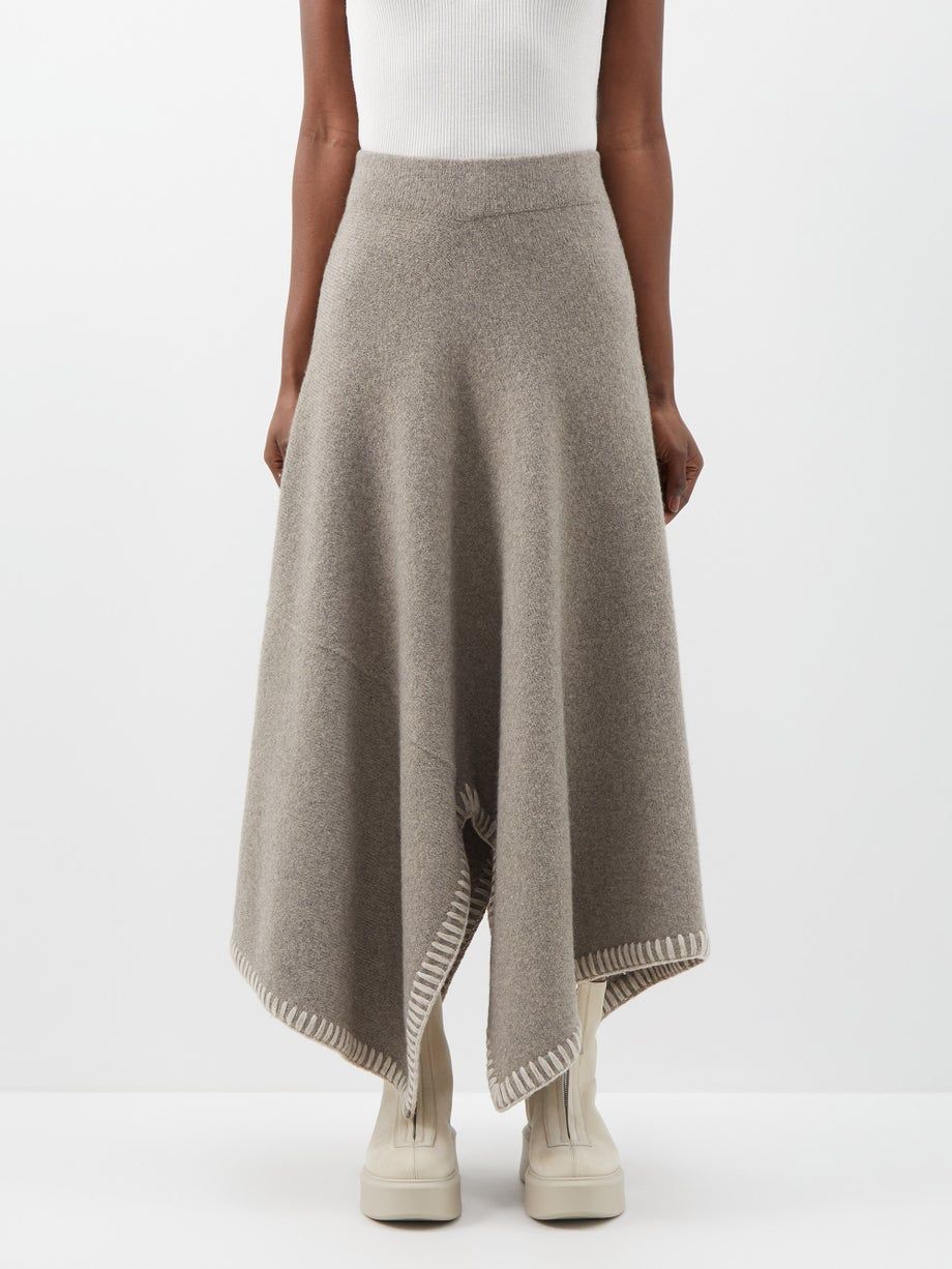 This Skirt Makes Beige Dressing Non-Boring