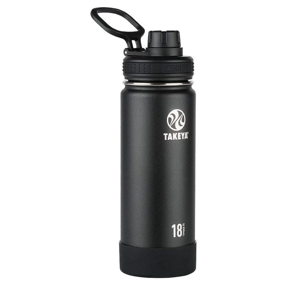 https://hips.hearstapps.com/vader-prod.s3.amazonaws.com/1671735942-takeya-actives-insulated-stainless-steel-water-bottle-black-1671735919.jpg?crop=1xw:1xh;center,top&resize=980:*