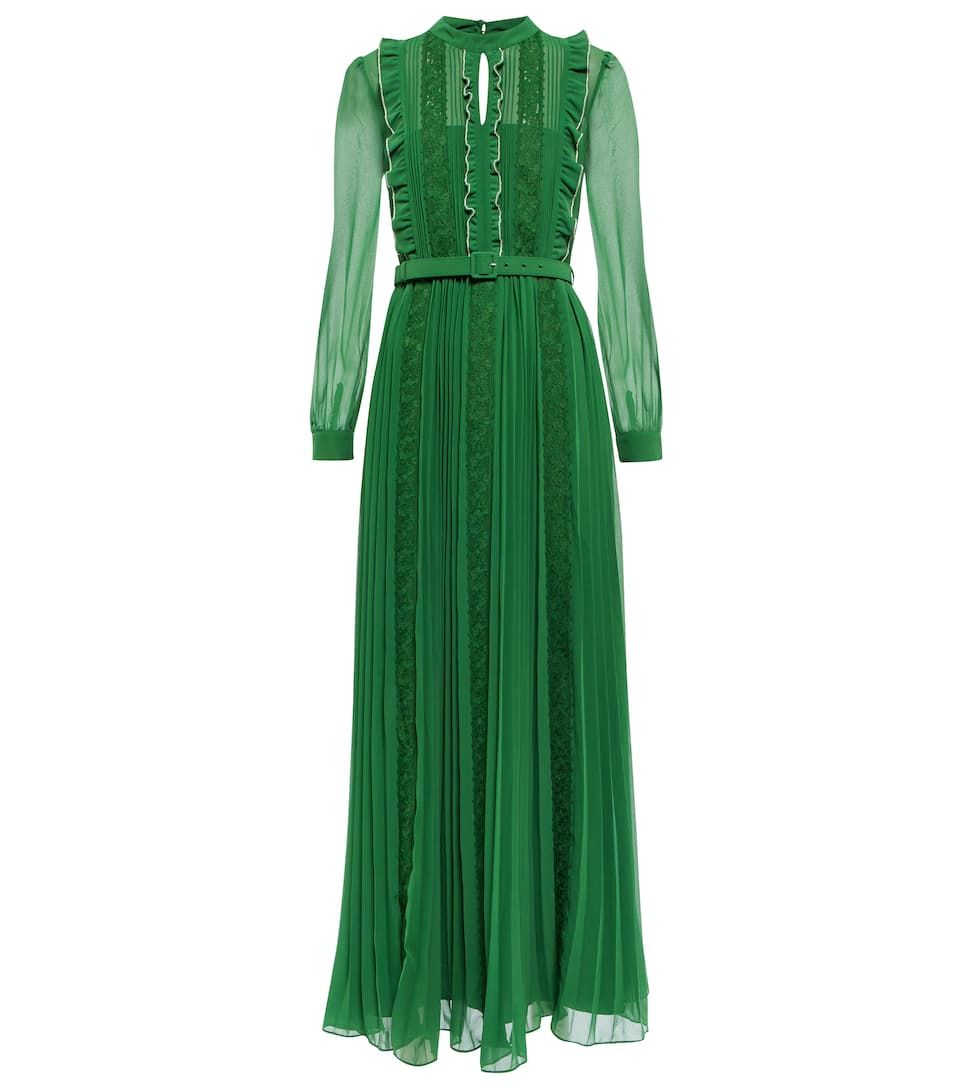 Pleated dress decorated with chiffon