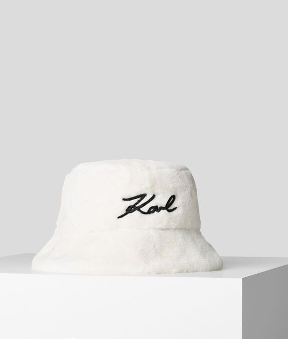 Zara reinventa el bucket hat y es el sombrero que arrasará esta