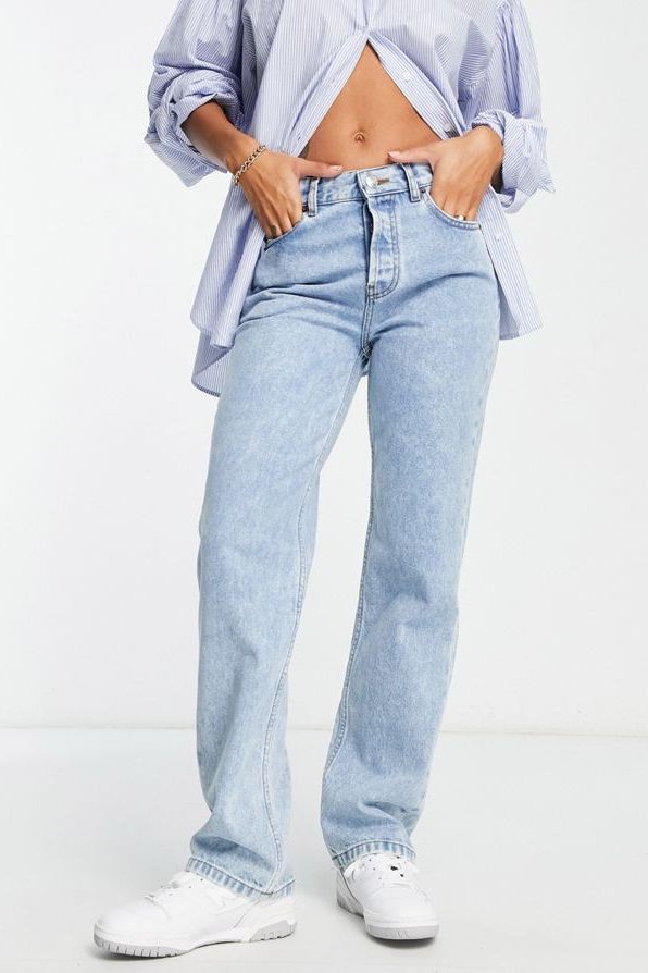 Hailey Bieber Wears Two Tone Jeans - THE JEANS BLOG